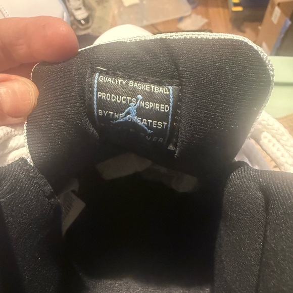 Air Jordan 11 Retro White Legend Blue Sneakers - Picture 4 of 5